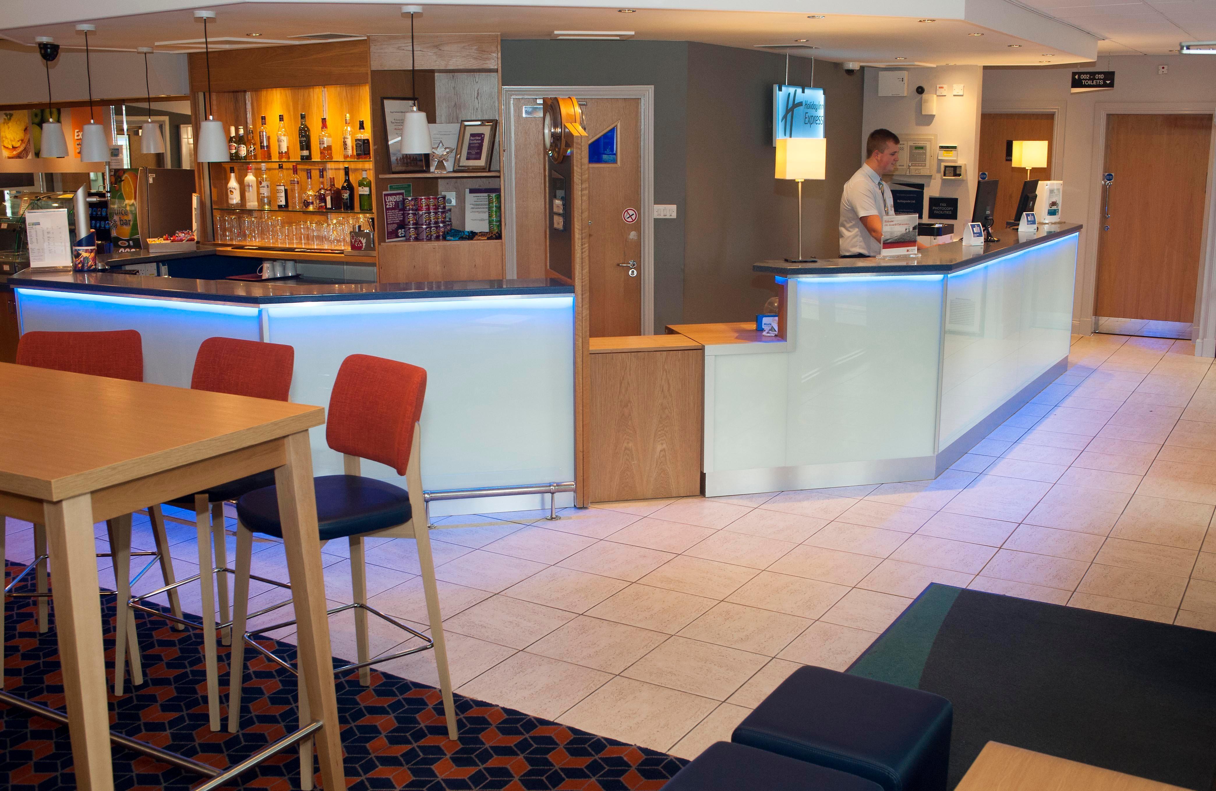 Holiday Inn Express Perth, An Ihg Hotel Ngoại thất bức ảnh